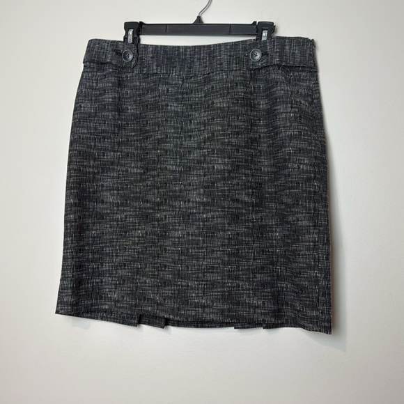 RAFAELLA STUDIO Petite Black and White Skirt with pleated detail and buttons - Picture 9 of 9